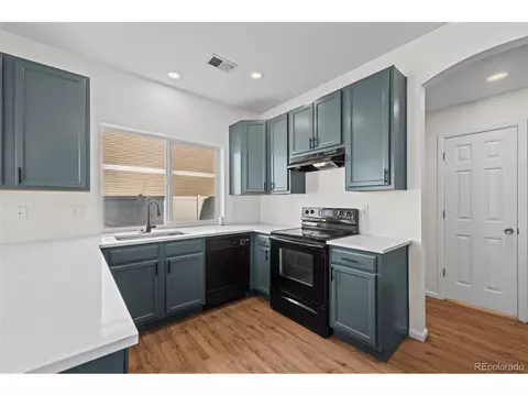 Kitchen - 18605 E 47th Ave, Denver, CO 80249 photo 3 of 4