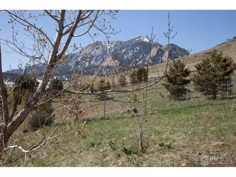 2205 Howard Pl, Boulder, CO 80305 photo 2