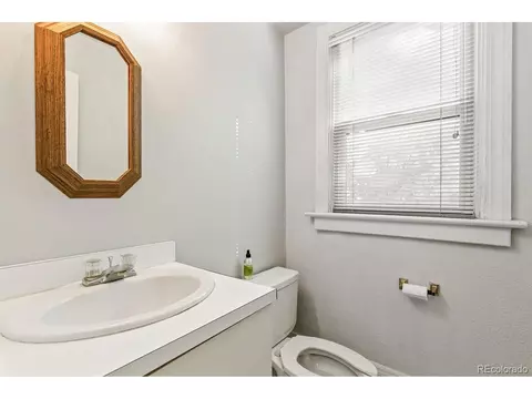 Bath - 814 E 19th Ave, Denver, CO 80218 photo 3 of 3