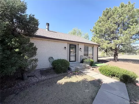 4292 W Pondview Dr, Littleton, CO 80123