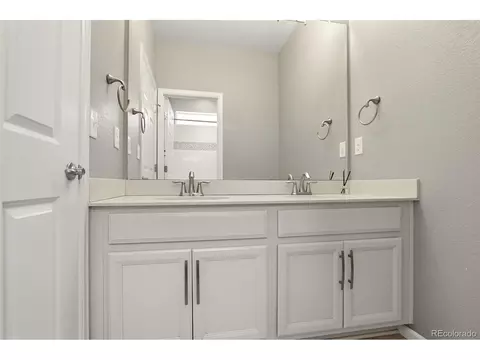 Bath - 6969 E 123rd Pl, Thornton, CO 80602 photo 3 of 4