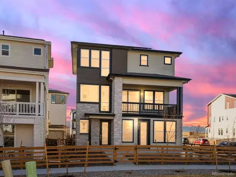 928 Farrier Ln, Lafayette, CO 80026
