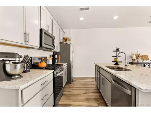 22241 E 7th Pl, Aurora, CO 80018 photo 10