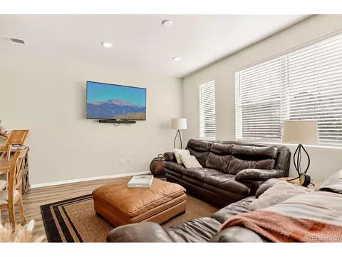 22241 E 7th Pl, Aurora, CO 80018 photo 4