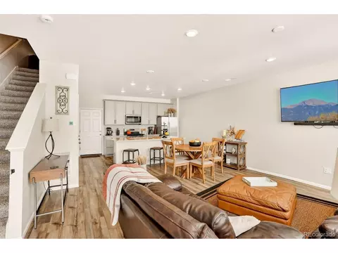 22241 E 7th Pl, Aurora, CO 80018 photo 5