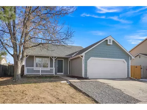4826 Carson St, Denver, CO 80239 photo 2