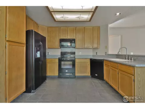 16427 E Hialeah Dr, Centennial, CO 80015 photo 8