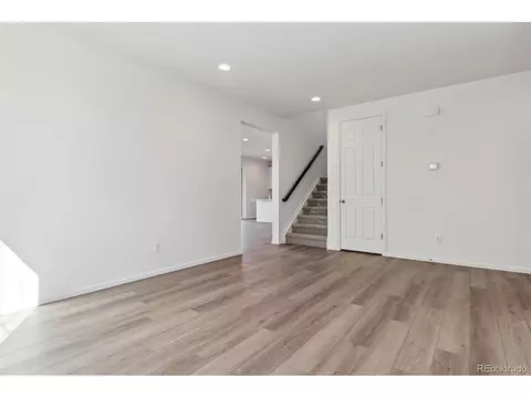 27555 E Byers Pl, Aurora, CO 80018 photo 8