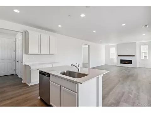 27555 E Byers Pl, Aurora, CO 80018 photo 15