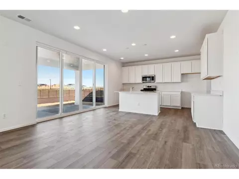 27555 E Byers Pl, Aurora, CO 80018 photo 9