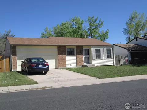 5116 Dillon St, Denver, CO 80239 photo 1