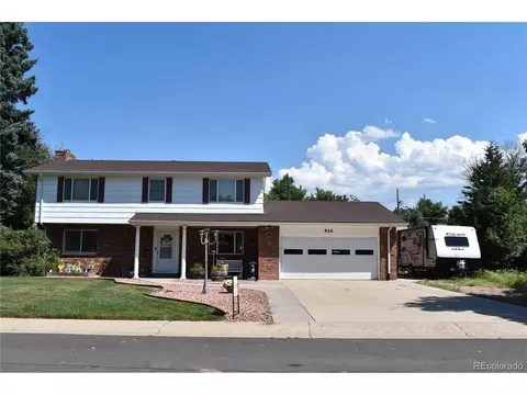 526 Newark Ct, Aurora, CO 80010
