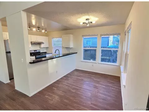 63 Macon St, Aurora, CO 80010 photo 9