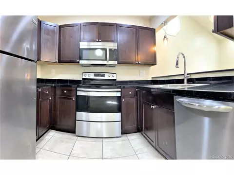 19690 E Bates Dr, Aurora, CO 80013 photo 4