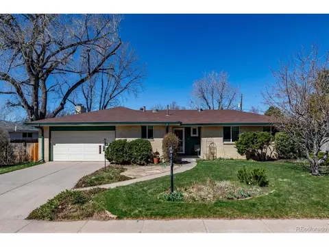 2105 E Dartmouth Cir, Englewood, CO 80113