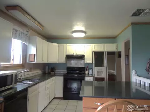 7403 Jay Ct, Arvada, CO 80003 photo 3