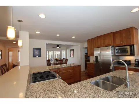 811 Hawthorn Ave, Boulder, CO 80304 photo 2