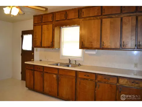 18266 Iris Dr, Sterling, CO 80751 photo 9