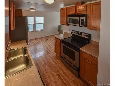 635 2nd St, Bennett, CO 80102 photo 8