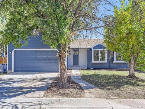 4632 Eureka Ct, Denver, CO 80239 photo 2