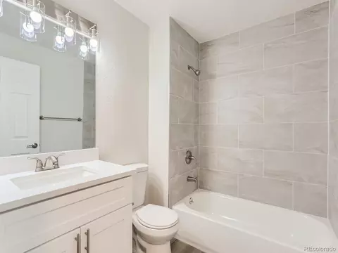 4632 Eureka Ct, Denver, CO 80239 photo 17