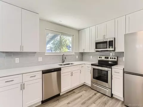 4632 Eureka Ct, Denver, CO 80239 photo 3