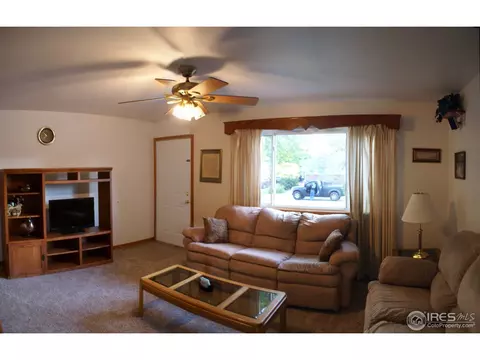 907 Mesa Ct, Windsor, CO 80550 photo 4