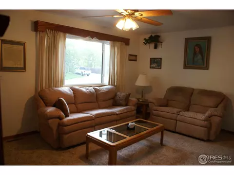 907 Mesa Ct, Windsor, CO 80550 photo 2