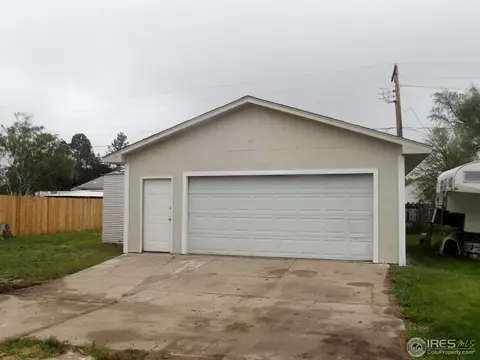 425 E Strohm St, Haxtun, CO 80731 photo 2