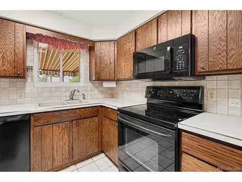 Kitchen - 12503 Exposition Ave, Aurora, CO 80012 photo 5 of 6