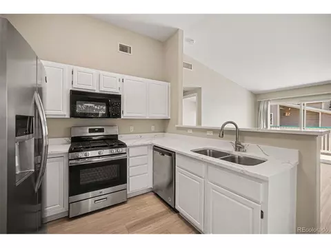 8365 Pebble Creek Way #201, Highlands Ranch, CO 80126