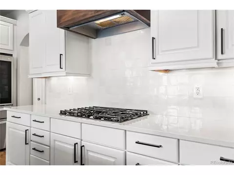 Kitchen - 9237 E 4th Pl, Denver, CO 80230 photo 4 of 6