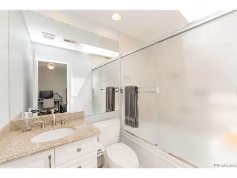 Bath - 1332 Lark Ct, Boulder, CO 80303 photo 1 of 4