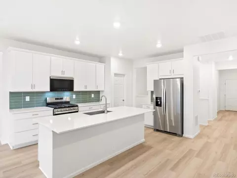 Kitchen - 1614 Nathan River Dr, Windsor, CO 80550 photo 2 of 4