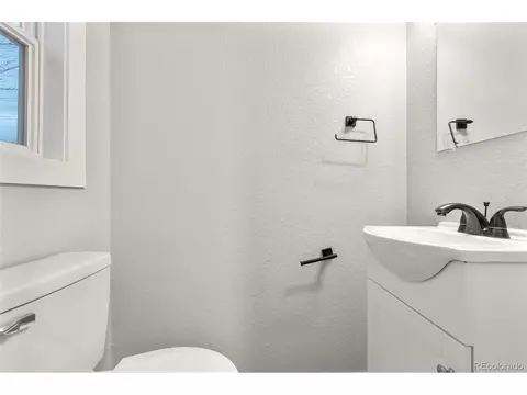 13605 E 13th Ave, Aurora, CO 80011 photo 5