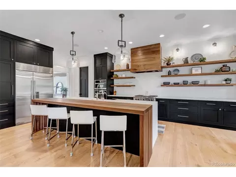 Kitchen - 27041 E Long Cir, Aurora, CO 80016 photo 2 of 5