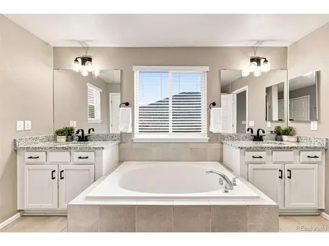 Bath - 7901 E 139th Ave, Thornton, CO 80602 photo 3 of 6