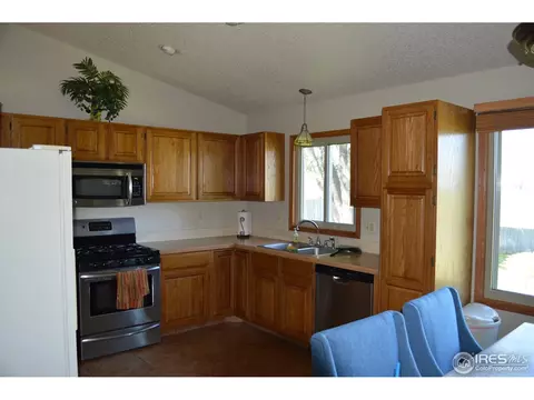 515 S 9th St, Berthoud, CO 80513 photo 2