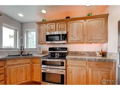 692 Shoshone Ct, Windsor, CO 80550 photo 9