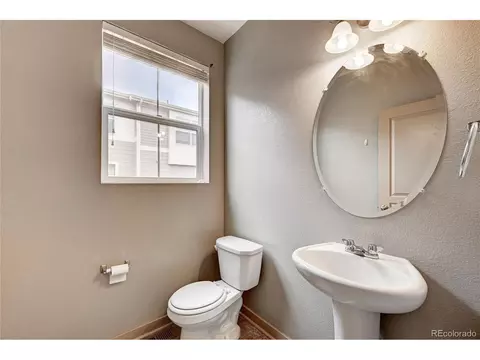 10536 E 29th Dr, Denver, CO 80238 photo 8