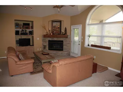 212 Cobblestone Ct, Lyons, CO 80540 photo 2