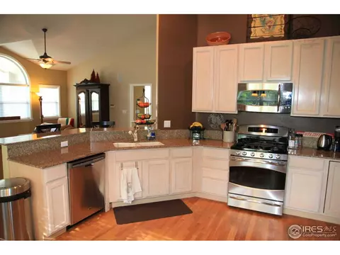 212 Cobblestone Ct, Lyons, CO 80540 photo 4