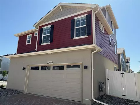 22023 E 38th Pl, Aurora, CO 80019 photo 2