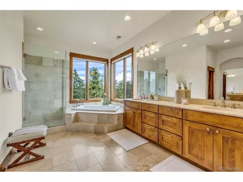 Bath - 255 Peakview Rd, Boulder, CO 80302 photo 3 of 6
