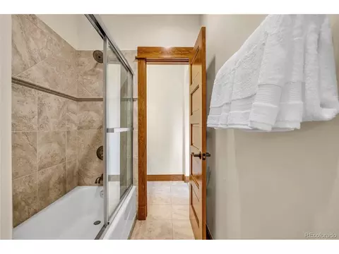Bath - 255 Peakview Rd, Boulder, CO 80302 photo 6 of 6