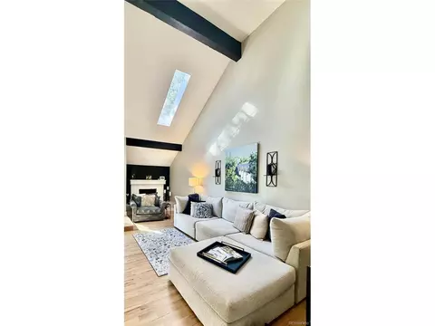 8062 E Phillips Cir, Centennial, CO 80112