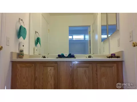 4863 Jasper Ct, Denver, CO 80239 photo 10
