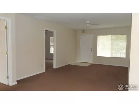 4863 Jasper Ct, Denver, CO 80239 photo 3