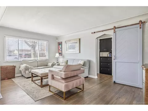 2916 Ivanhoe St, Denver, CO 80207 photo 3