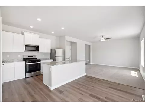 7310 E Big Thompson Cir, Frederick, CO 80530 photo 3